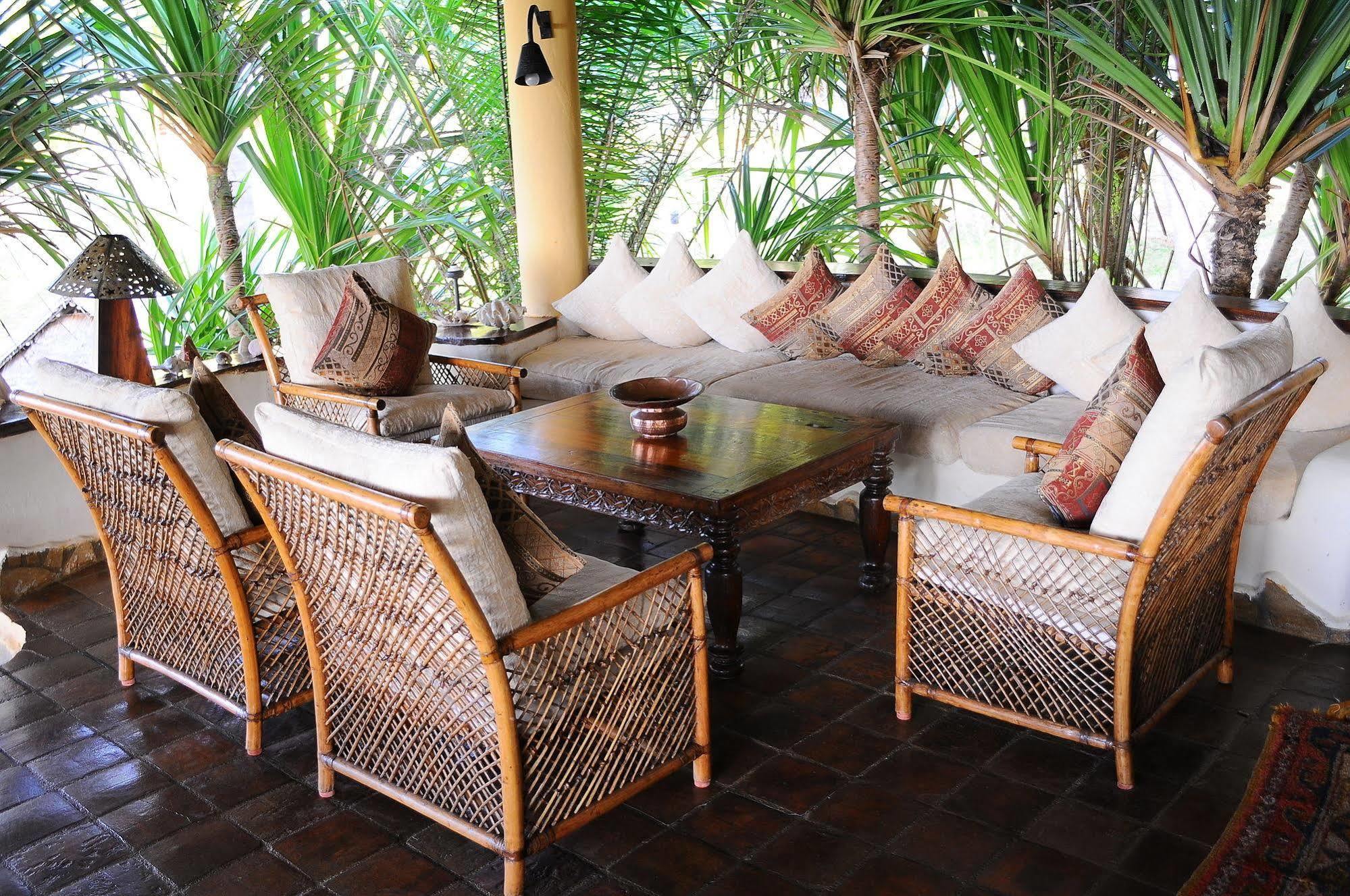 Kinasi Lodge Utende Ngoại thất bức ảnh