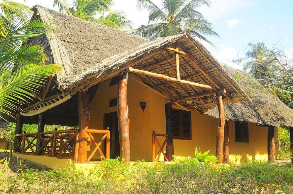 Kinasi Lodge Utende Ngoại thất bức ảnh
