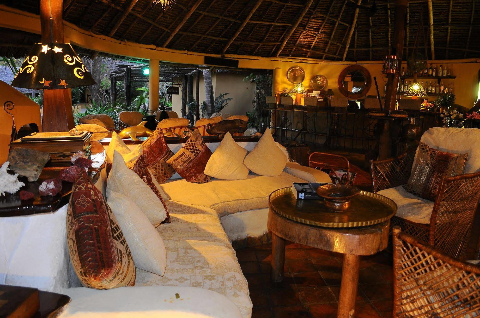 Kinasi Lodge Utende Ngoại thất bức ảnh