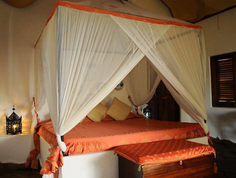 Kinasi Lodge Utende Ngoại thất bức ảnh