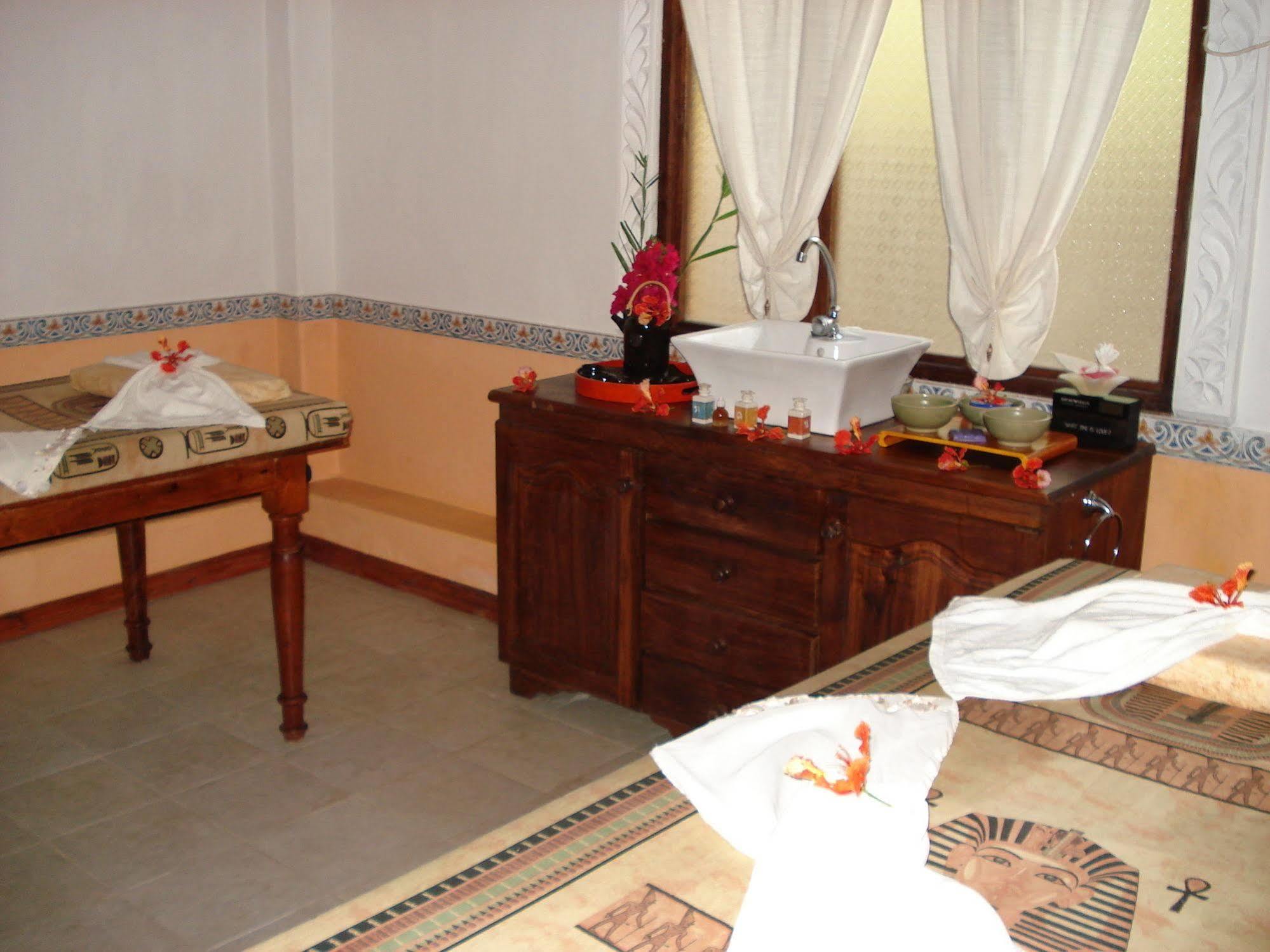 Kinasi Lodge Utende Ngoại thất bức ảnh