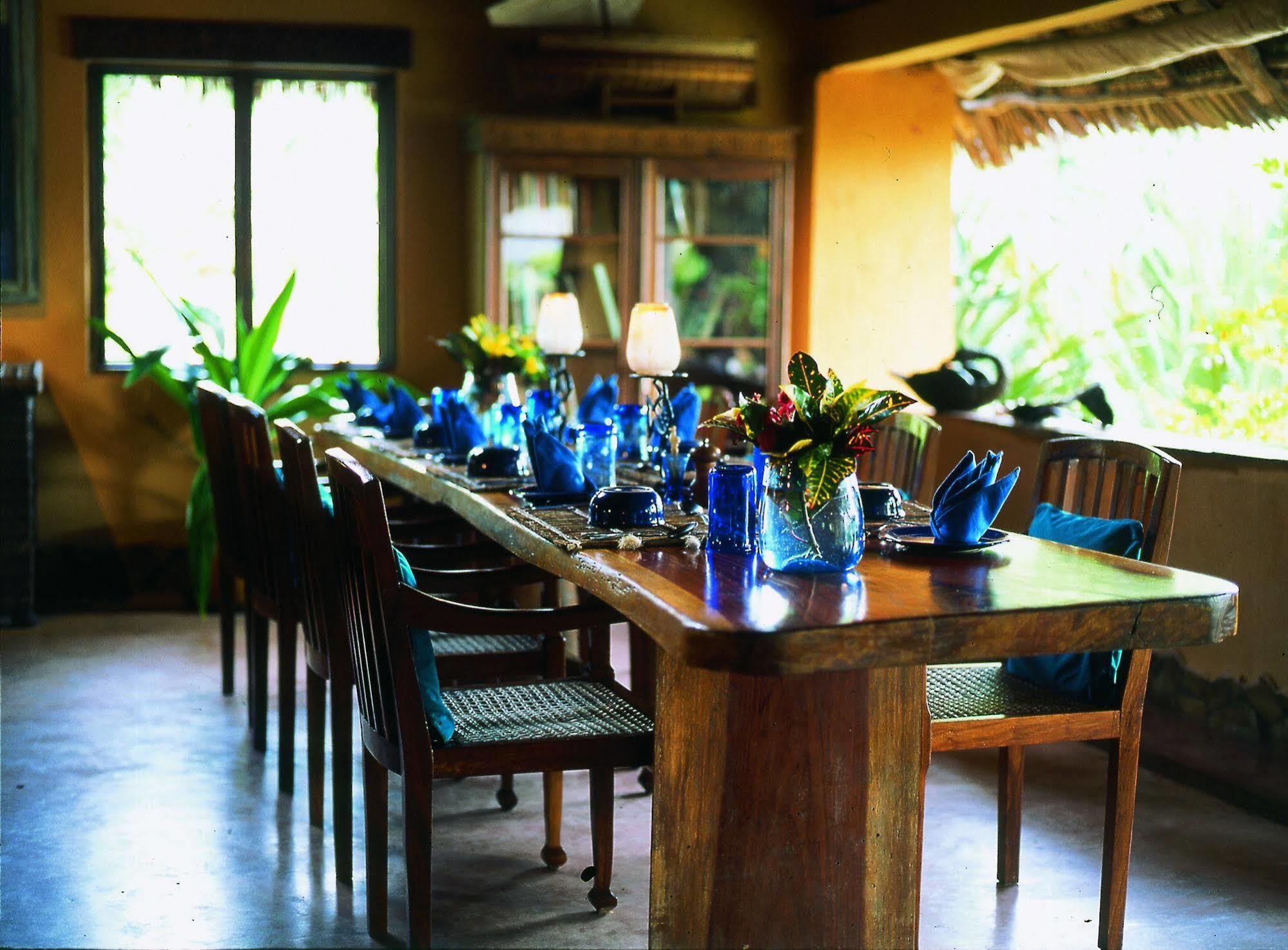 Kinasi Lodge Utende Ngoại thất bức ảnh